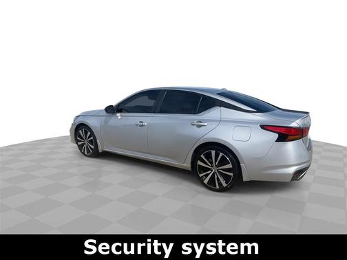 2021 Nissan Altima SR FWD