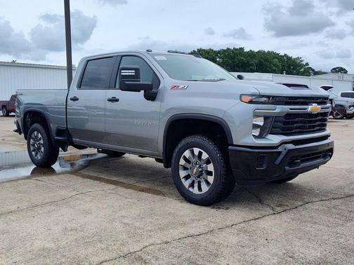 Sterling Gray Metallic 2026 Chevrolet Silverado 2500 Custom
