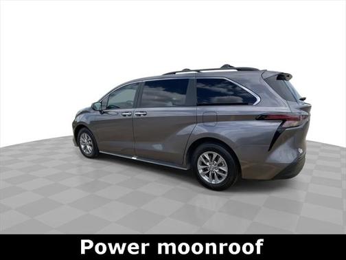 2023 Toyota Sienna XLE 8 Passenger