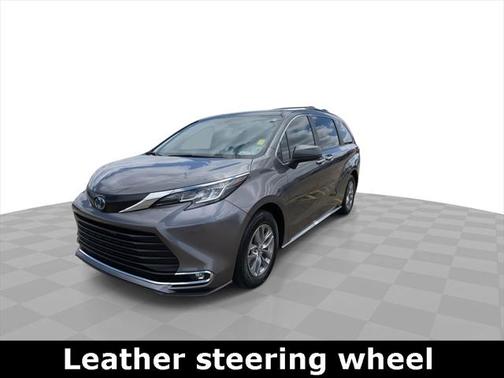 2023 Toyota Sienna XLE 8 Passenger