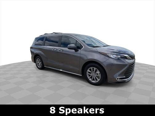 2023 Toyota Sienna XLE 8 Passenger