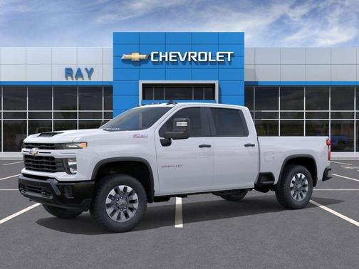 Summit White 2026 Chevrolet Silverado 2500 Custom