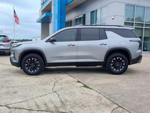 Sterling Gray Metallic 2026 Chevrolet Traverse AWD Z71
