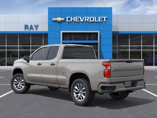 White Sands 2026 Chevrolet Silverado 1500 Custom