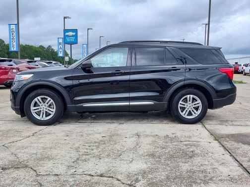 AGATE BLACK METALLIC 2024 Ford Explorer XLT