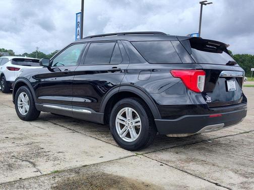 AGATE BLACK METALLIC 2024 Ford Explorer XLT