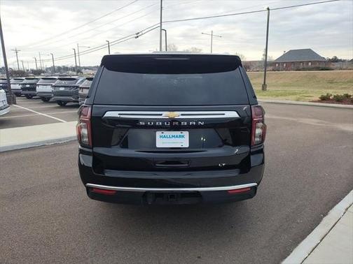 2023 Chevrolet Suburban LT