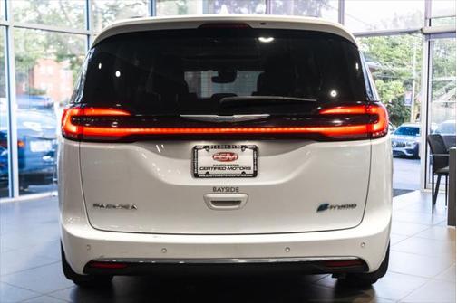 2021 Chrysler Pacifica Hybrid Limited