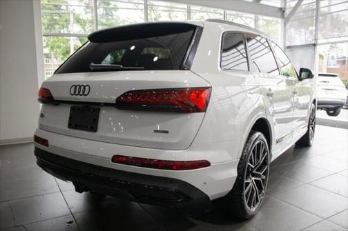 2022 Audi Q7 55 Prestige