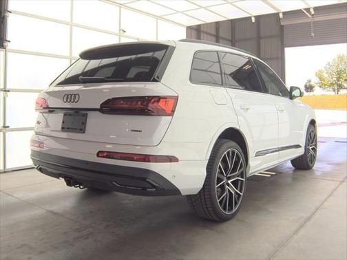 2022 Audi Q7 55 Prestige