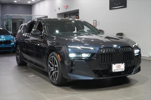 2024 BMW 750e i xDrive