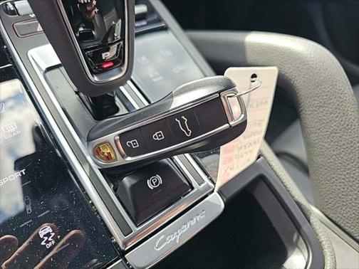 2022 Porsche Cayenne Platinum Edition