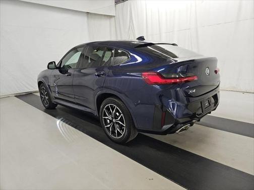 2022 BMW X4 xDrive30i