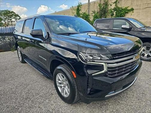 2023 Chevrolet Suburban LT