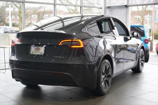 2024 Tesla Model Y Long Range Dual Motor All-Wheel Drive