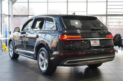 2024 Audi Q7 45 Premium Plus