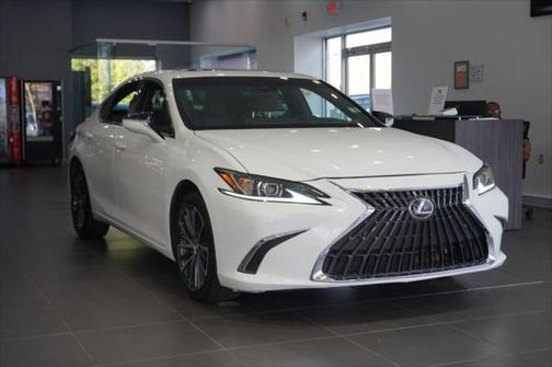 2023 Lexus ES 250 Base