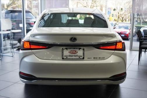 2023 Lexus ES 250 Base