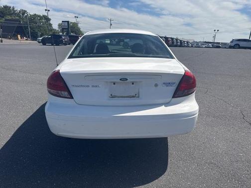 2005 Ford Taurus SEL