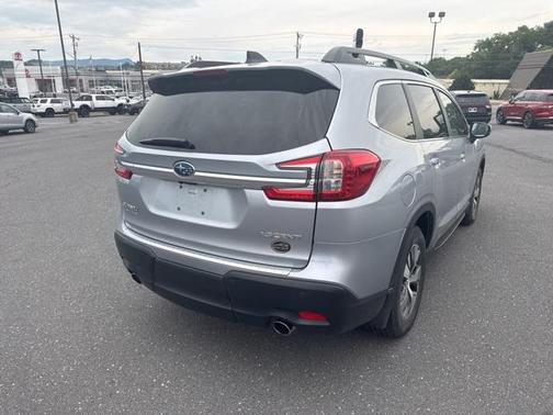 2025 Subaru Ascent Premium 8-Passenger