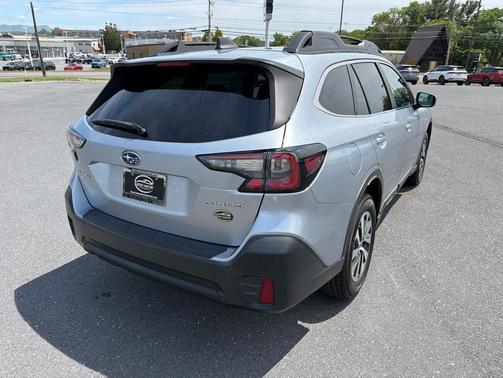Ice Silver Metallic 2021 Subaru Outback Premium