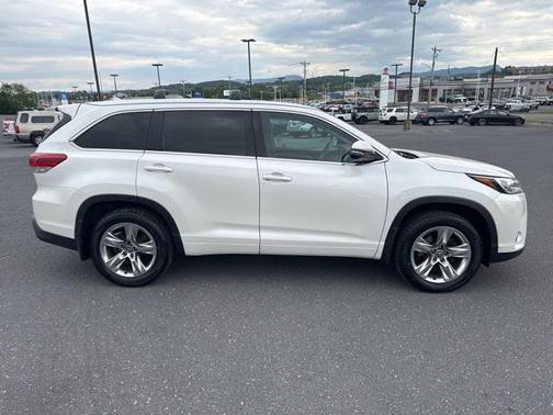 2017 Toyota Highlander Limited Platinum