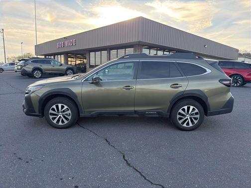 Autumn Green Metallic 2025 Subaru Outback Premium