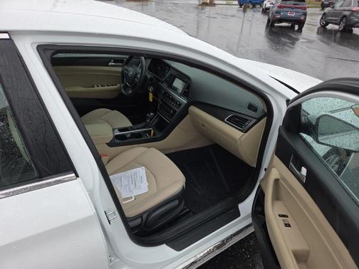 Quartz White Pearl 2017 Hyundai SONATA Sport