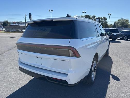 2025 Lincoln Navigator L Reserve