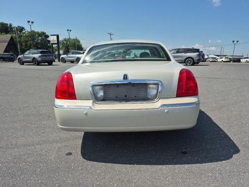 2004 Lincoln Town Car Ultimate