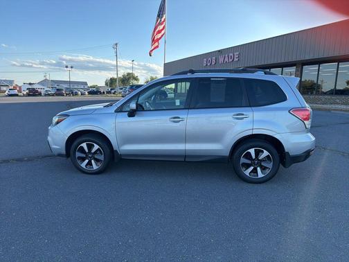 Ice Silver Metallic 2017 Subaru Forester 2.5i Premium
