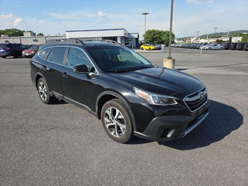 Crystal Black Silica 2022 Subaru Outback Limited