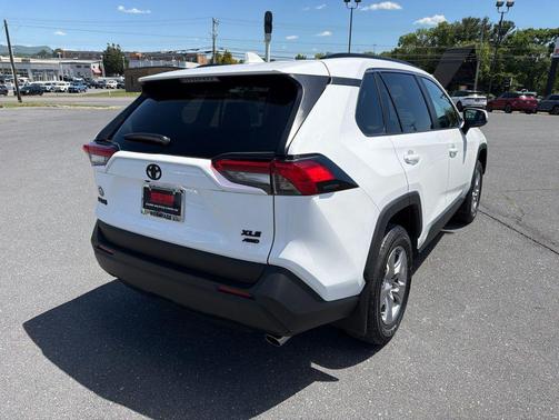 Ice 2025 Toyota RAV4 XLE