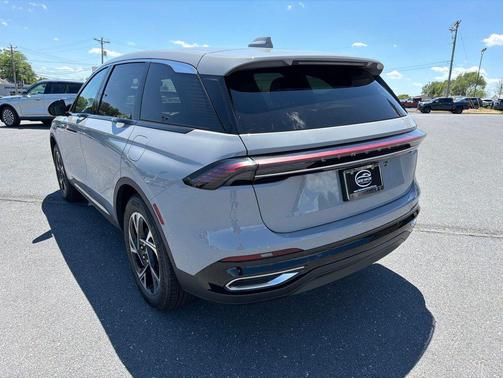 Gray 2026 Lincoln Nautilus Premiere