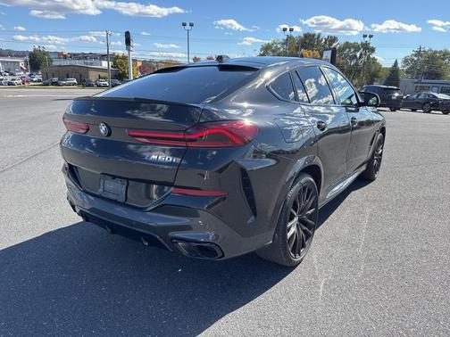 2024 BMW X6 M60i