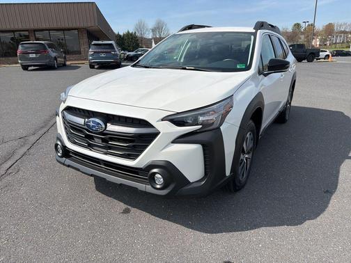 Crystal White Pearl 2025 Subaru Outback Premium