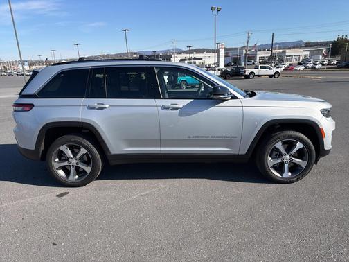 2022 Jeep Grand Cherokee 4xe Base