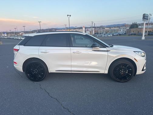 2023 Lincoln Corsair Reserve