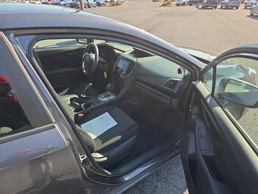 2019 Subaru Impreza 2.0i