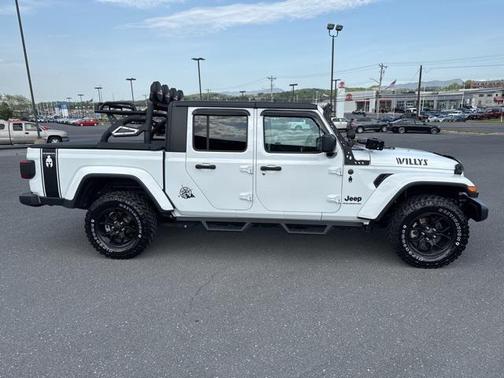 2024 Jeep Gladiator Willys