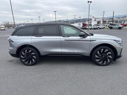 2025 Lincoln Nautilus Reserve