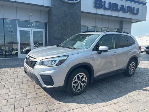 Ice Silver Metallic 2019 Subaru Forester Premium