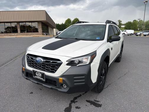 Crystal White Pearl 2022 Subaru Outback Wilderness