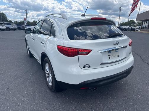 2010 INFINITI FX35 Base