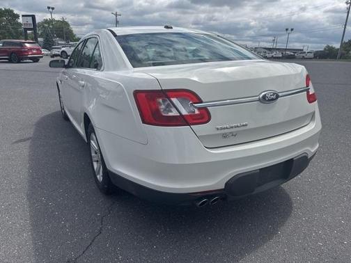 2011 Ford Taurus SE