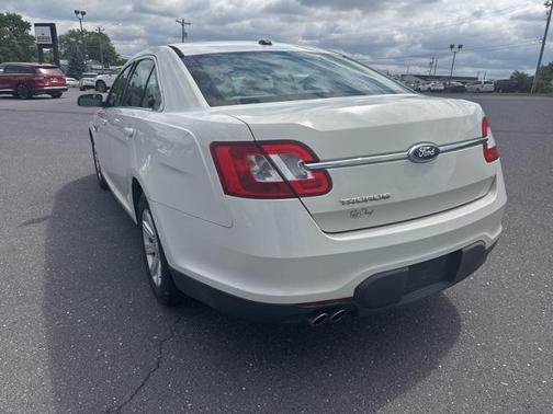 2011 Ford Taurus SE