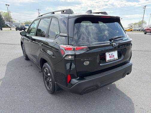 Crystal Black Silica 2025 Subaru Forester Premium