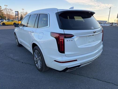 2024 Cadillac XT6 Premium Luxury FWD