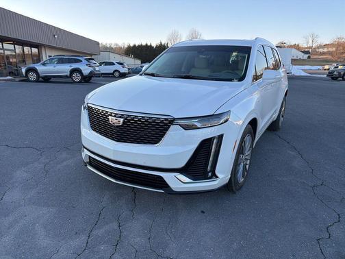 2024 Cadillac XT6 Premium Luxury FWD