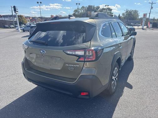 2025 Subaru Outback Premium